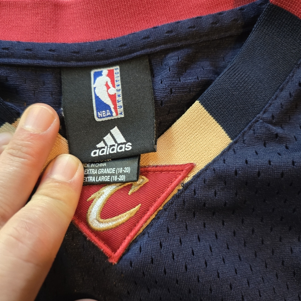 Cleveland Cavaliers Lebron Jersey XL BOY/SM MENS - Picture 8 of 8
